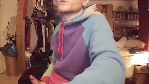 gruendamien online show from 12/19/25, 03:52