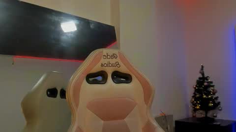 Snapshot of grupojade chatting on 12/15/25, 07:51 grupojade online show from 12/15/25, 07:51