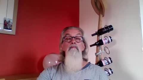 Snapshot of grybear60 chatting on 09/09/25, 06:46 Grybear online show from 09/09/25, 06:46