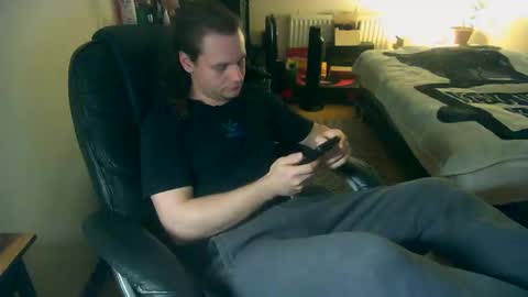 Snapshot of gsjw chatting on 11/23/25, 07:57 Gizzy online show from 11/23/25, 07:57