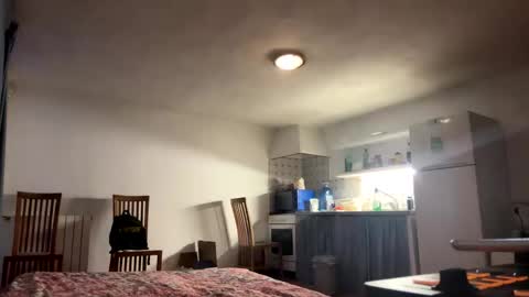 guardiannif_ online show from 12/22/25, 07:05