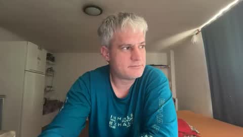 guardiannif_ online show from 02/08/26, 02:42