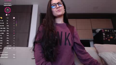 Snapshot of guccipussy1 chatting on 05/27/26, 01:52 Elena online show from 05/27/26, 01:52