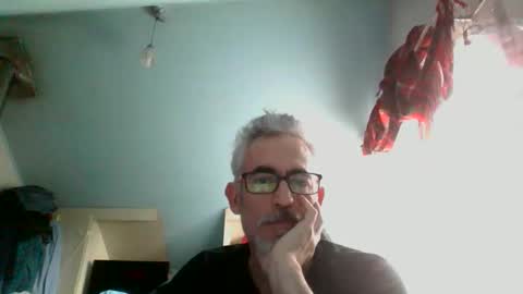 Snapshot of gudonoso chatting on 12/16/25, 10:48 gudonoso online show from 12/16/25, 10:48