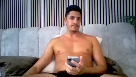 Snapshot of guerillatequilla chatting on 07/23/26, 01:20 guerillatequilla online show from 07/23/26, 01:20