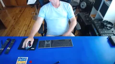 guesswhatigot2 online show from 01/16/25, 02:09