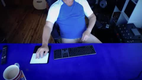 guesswhatigot2 online show from 03/11/25, 06:32