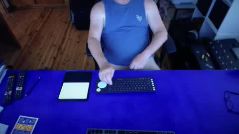 guesswhatigot2 online show from 10/11/25, 04:12