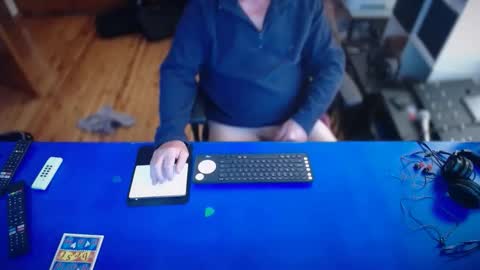 guesswhatigot2 online show from 12/02/25, 07:57