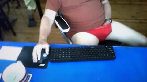 guesswhatigot2 online show from 04/15/26, 04:41