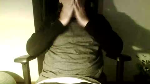 Snapshot of guide2 chatting on 01/02/25, 10:22 Dislove online show from 01/02/25, 10:22