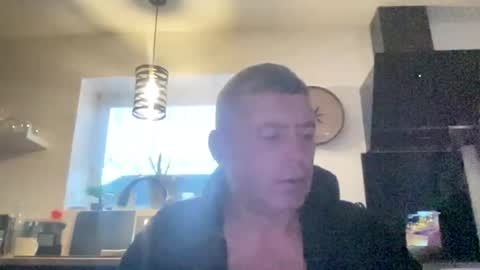 guil0 online show from 09/29/25, 09:36