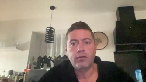 guil0 online show from 10/14/25, 08:48