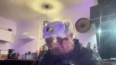 guil0 online show from 11/07/25, 10:43