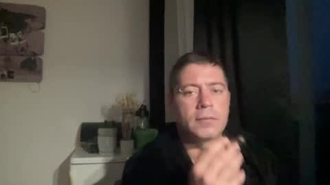 Snapshot of guil0 chatting on 07/11/26, 07:22 guil0 online show from 07/11/26, 07:22