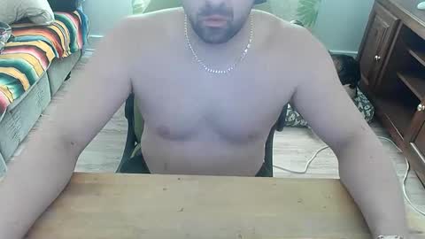 Snapshot of guillaume666286050 chatting on 04/25/26, 02:47 guillaume666286050 online show from 04/25/26, 02:47