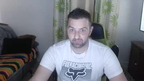 Snapshot of guillaume666286050 chatting on 04/26/26, 08:12 guillaume666286050 online show from 04/26/26, 08:12