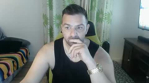 Snapshot of guillaume666286050 chatting on 05/31/26, 07:48 guillaume666286050 online show from 05/31/26, 07:48