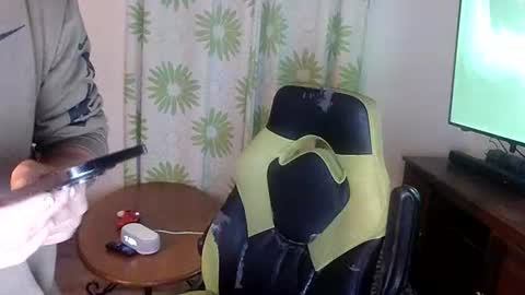 Snapshot of guillaume666286050 chatting on 06/14/26, 06:37 guillaume666286050 online show from 06/14/26, 06:37