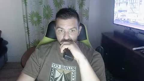 Snapshot of guillaume666286050 chatting on 06/15/26, 04:58 guillaume666286050 online show from 06/15/26, 04:58