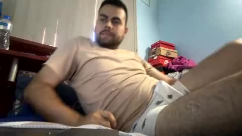 guille97py online show from 11/06/25, 04:08