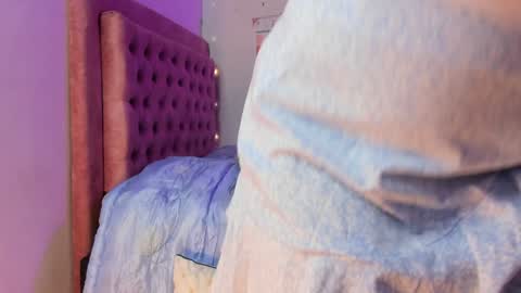 Hello Im Julieta Im 25 years old welcome to my room have fun and be happy. online show from 02/01/25, 08:50