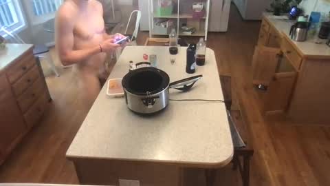 Snapshot of guitarpepper23928947 chatting on 09/18/25, 05:48 guitarpepper23928947 online show from 09/18/25, 05:48