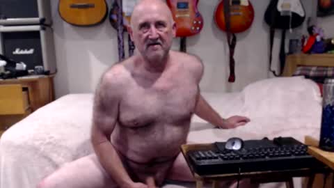 Snapshot of guitarsexgod chatting on 02/12/25, 05:37 Mario online show from 02/12/25, 05:37