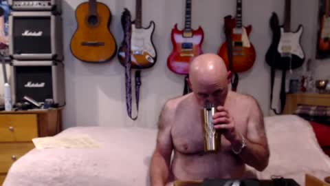 Snapshot of guitarsexgod chatting on 02/14/25, 03:15 Mario online show from 02/14/25, 03:15