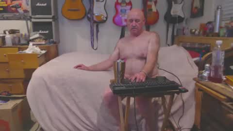 Snapshot of guitarsexgod chatting on 02/17/25, 10:18 Mario online show from 02/17/25, 10:18