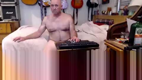 Snapshot of guitarsexgod chatting on 02/24/25, 08:06 Mario online show from 02/24/25, 08:06