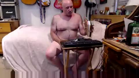 Snapshot of guitarsexgod chatting on 02/24/25, 11:10 Mario online show from 02/24/25, 11:10