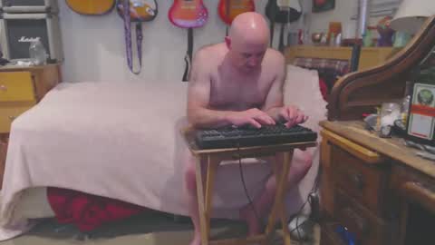 Snapshot of guitarsexgod chatting on 02/25/25, 08:47 Mario online show from 02/25/25, 08:47