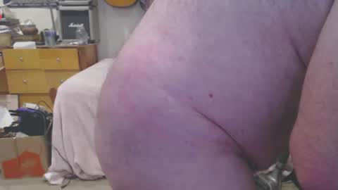 Snapshot of guitarsexgod chatting on 03/02/25, 04:39 Mario online show from 03/02/25, 04:39