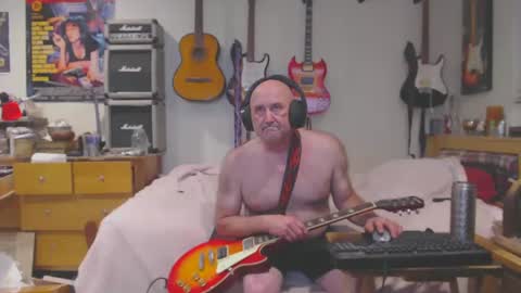 Snapshot of guitarsexgod chatting on 03/03/25, 11:11 Mario online show from 03/03/25, 11:11