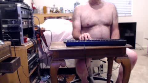 Snapshot of guitarsexgod chatting on 03/09/25, 06:43 Mario online show from 03/09/25, 06:43