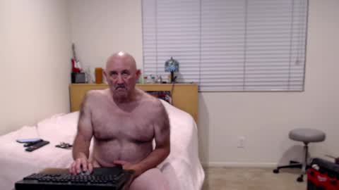 Snapshot of guitarsexgod chatting on 03/11/25, 03:05 Mario online show from 03/11/25, 03:05