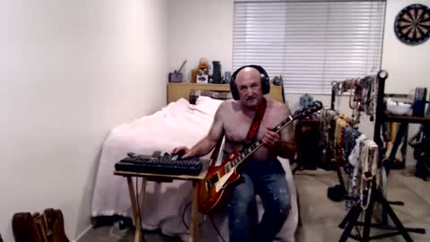 Snapshot of guitarsexgod chatting on 09/18/25, 10:50 Mario online show from 09/18/25, 10:50