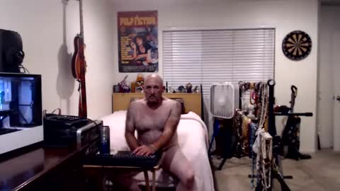 Snapshot of guitarsexgod chatting on 09/24/25, 09:23 Mario online show from 09/24/25, 09:23