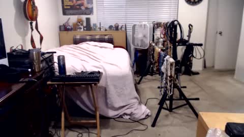 Snapshot of guitarsexgod chatting on 09/26/25, 09:13 Mario online show from 09/26/25, 09:13