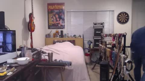 Snapshot of guitarsexgod chatting on 11/02/25, 12:18 Mario online show from 11/02/25, 12:18