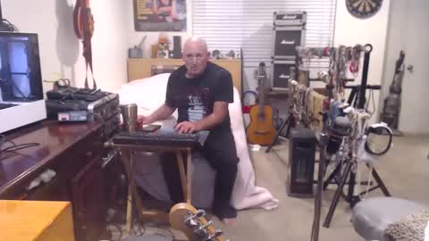 Snapshot of guitarsexgod chatting on 11/14/25, 10:14 Mario online show from 11/14/25, 10:14