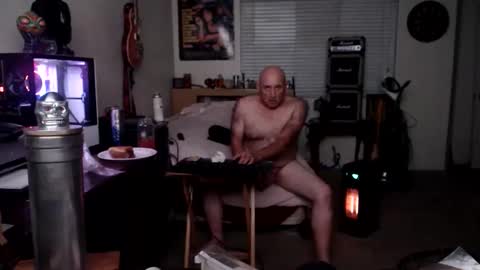 Snapshot of guitarsexgod chatting on 11/30/25, 11:25 Mario online show from 11/30/25, 11:25