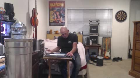 Snapshot of guitarsexgod chatting on 12/17/25, 09:15 Mario online show from 12/17/25, 09:15