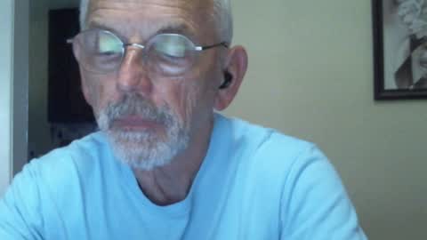 Snapshot of gulfcoast1952 chatting on 12/03/24, 02:16 Roy online show from 12/03/24, 02:16