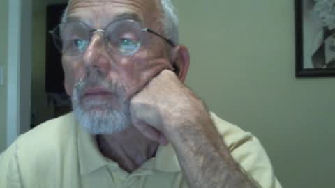 Snapshot of gulfcoast1952 chatting on 12/07/24, 04:14 Roy online show from 12/07/24, 04:14