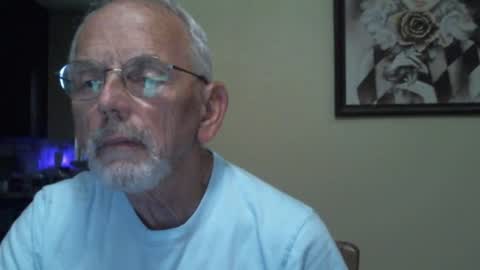 Snapshot of gulfcoast1952 chatting on 12/08/24, 02:30 Roy online show from 12/08/24, 02:30