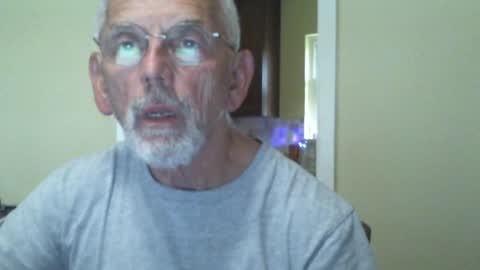 Snapshot of gulfcoast1952 chatting on 12/14/24, 08:29 Roy online show from 12/14/24, 08:29