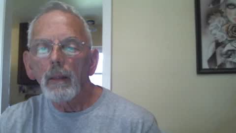 Snapshot of gulfcoast1952 chatting on 01/06/25, 08:28 Roy online show from 01/06/25, 08:28