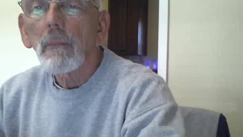 Snapshot of gulfcoast1952 chatting on 01/13/25, 05:02 Roy online show from 01/13/25, 05:02